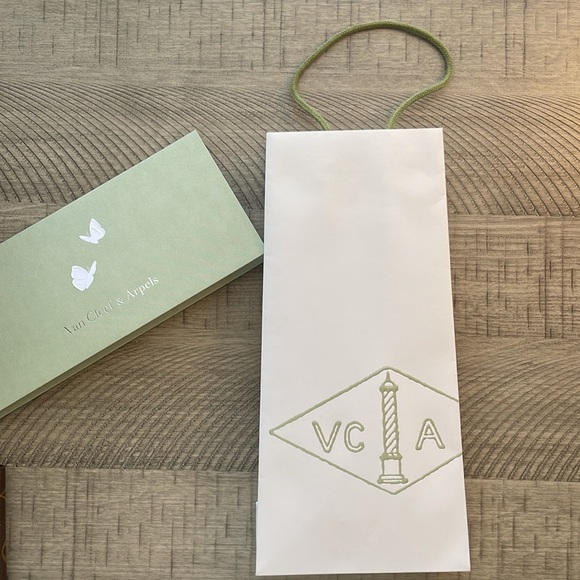 Van Cleef Bag - Picture 6 of 7